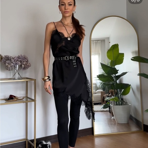 NWT ZARA VIRAL 2025 collection LACE XS
🚨FIRM PRICE NO DISCOUNT - Picture 10 of 16